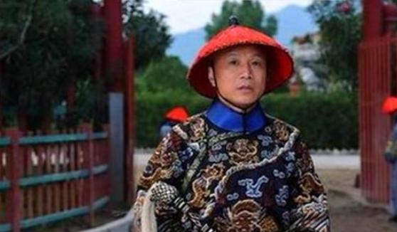 太监拿着拂尘是什么意思,太监手里的拂尘是什么意思