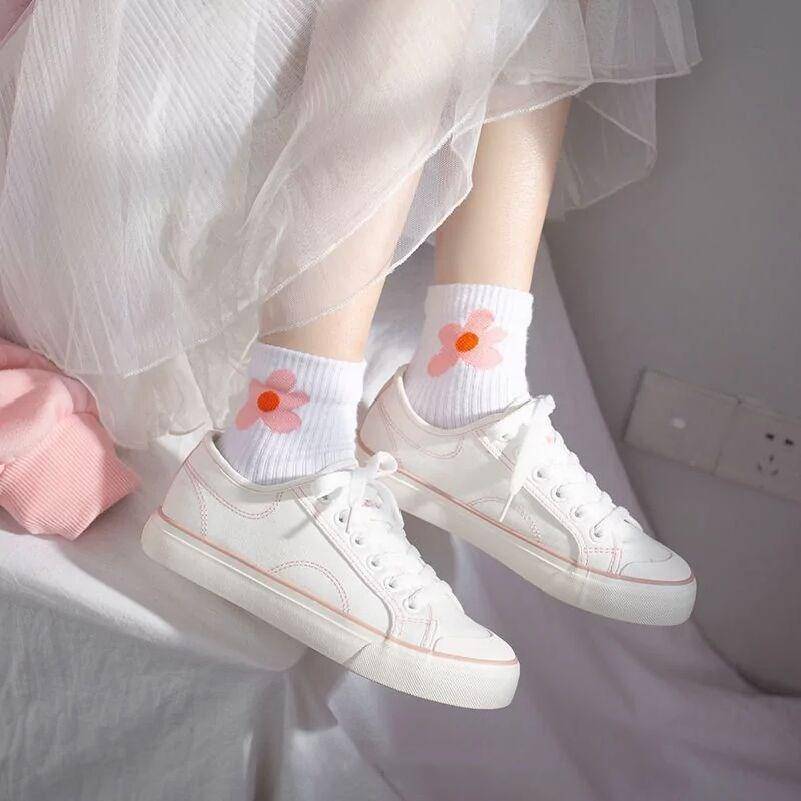 什么颜色的高帮帆布鞋比较百搭,低帮百搭时尚帆布鞋人本