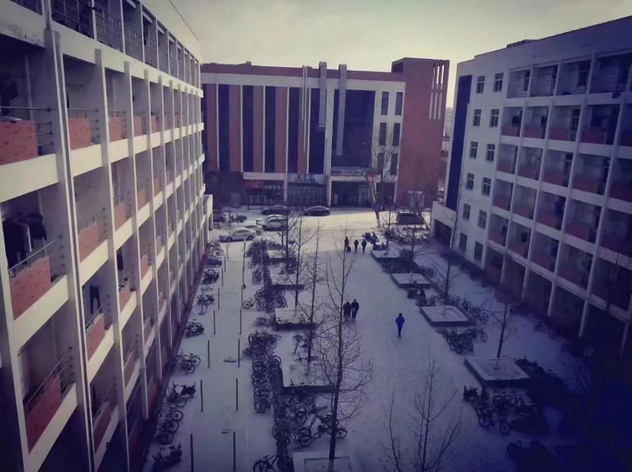 你与冬天有一场雪的距离,你与冬天之间差什么