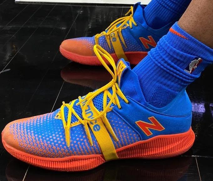 施罗德篮网上脚球鞋,施罗德上脚欧文球鞋