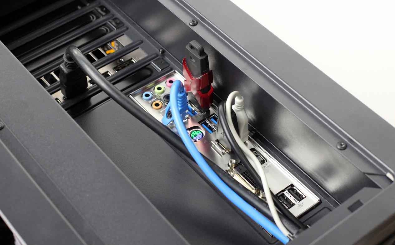 显卡竖装散热最好的机箱,主板和显卡竖装的机箱