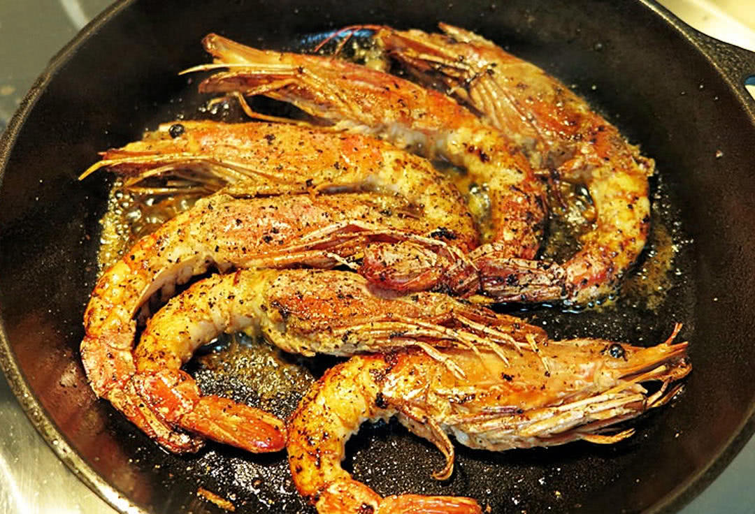 大虾别再水煮了试试这个新做法,大虾这么煮估计几斤不够吃