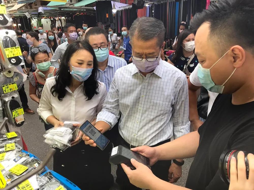 香港电子支付方式急起直追内地，3年后有望成为无现金城市……