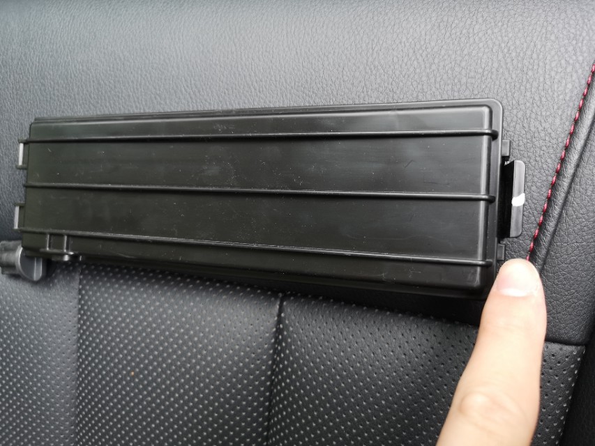 比亚迪唐更换空调滤芯教程,比亚迪唐换空调滤芯教程