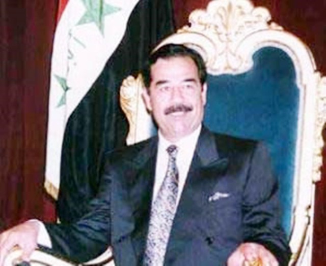 萨达姆公开处决时间,萨达姆在开战前3小时开会视频