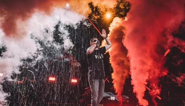 邓紫棋帮唱艾热总决赛,光年之外艾热邓紫棋在哪里看