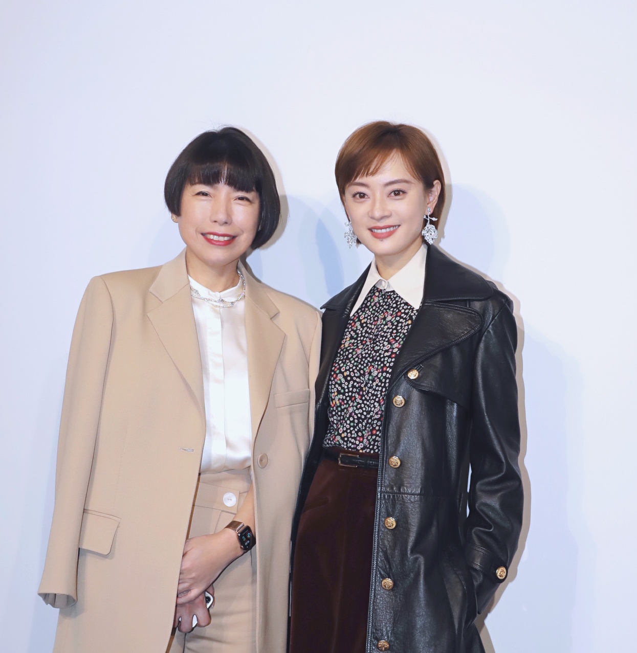 40岁女短发烫什么发型显年轻精神,40至45岁适合什么短发型年轻清爽