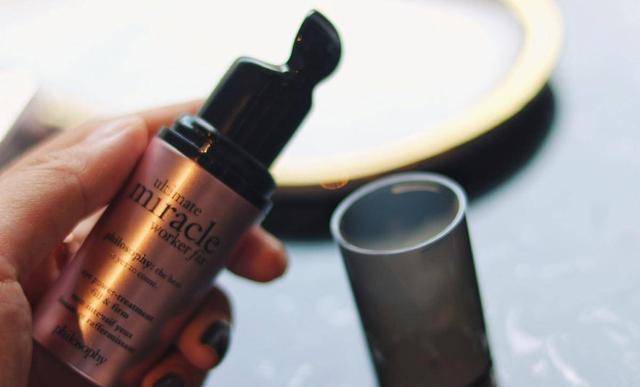 48岁贾静雯状态惊艳美貌依旧,贾静雯如何保持自己的颜值和身材