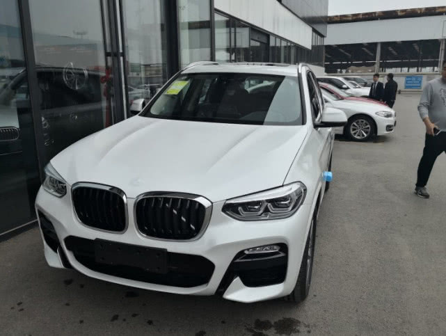 此地无垠试驾视频2020款宝马x3,宝马x3m2022款顶配火山红版试驾