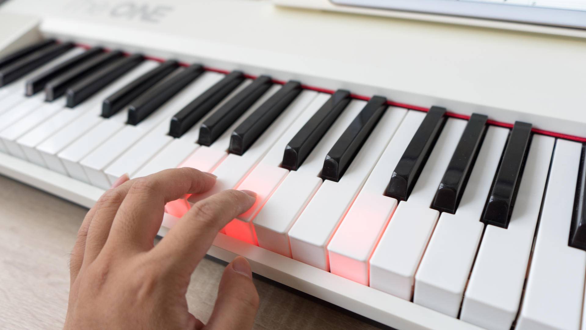 theone智能钢琴,电钢琴theone智能钢琴