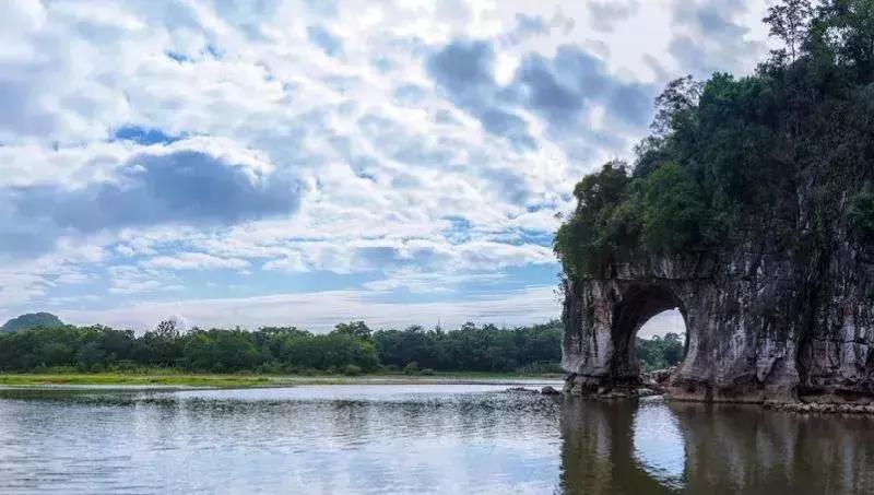 重庆旅游6天5晚团购价含往返机票,重庆出发1000元4天3晚的旅行