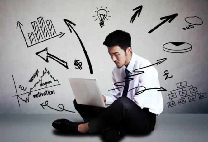 地产策划35岁以后如何转型,地产策划都转行摆摊