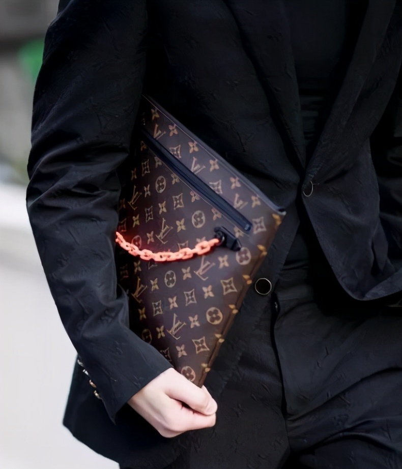 既好用又好看的男士包,适合男士的轻奢休闲包