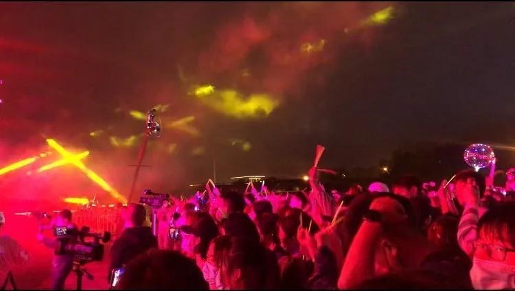 沙滩露营音乐会,阳光沙滩露营音乐会