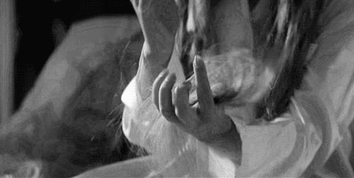 如果你没有头发你一定很秃,不管你的头顶有多秃