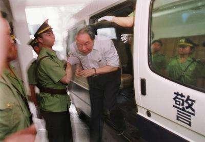 他一句话把冯仑吓破胆，曾一夜暴富，身家过亿，被骗300万想自杀