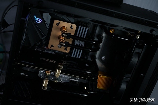 沉默是金~NZXTH700黑金电脑水冷装机秀