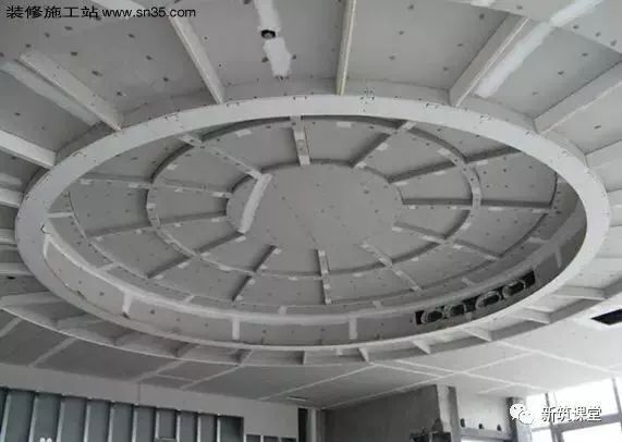 轻钢龙骨石膏板造型吊顶施工视频,石膏板天花吊顶施工全过程