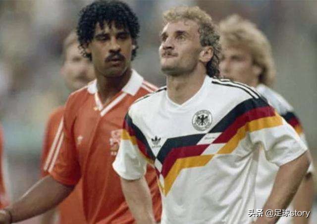 克鲁伊夫荷兰全攻全守集锦,荷兰三剑客是克鲁伊夫培养的吗