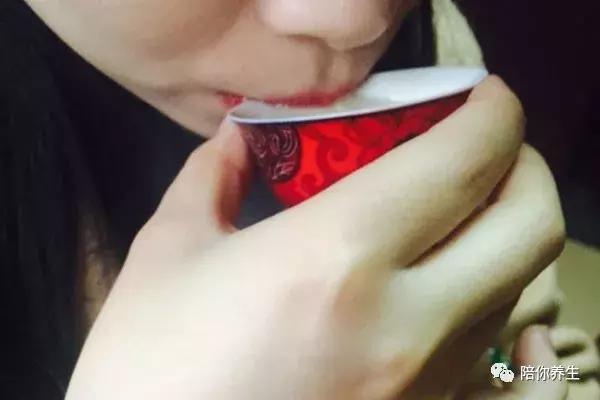 做菊花茶的菊花是哪种菊花品种,菊花泡茶是大菊好还是小菊好