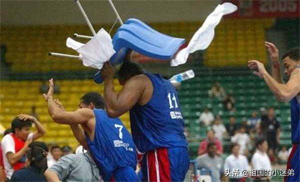 中国男篮史上最强的打架,中国男篮打架有多劲爆