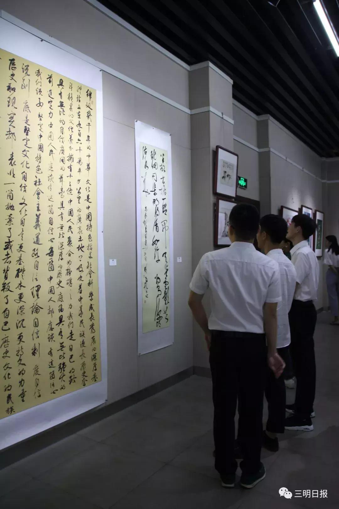 市区两级领导看望慰问广大教师,县领导看望慰问教师和教育工作者