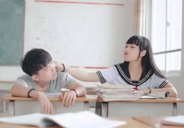 发现女儿早恋的正确引导方法初中,初中发现女儿早恋的正确引导方法