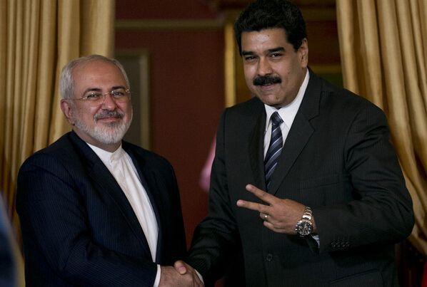 伊朗要抓特朗普，美国该怎么办？墙倒众人推，特朗普的日子不好过