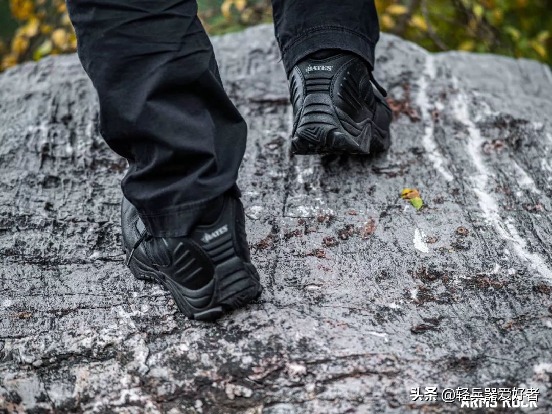 日常防水军靴,军靴下雨天可以穿吗