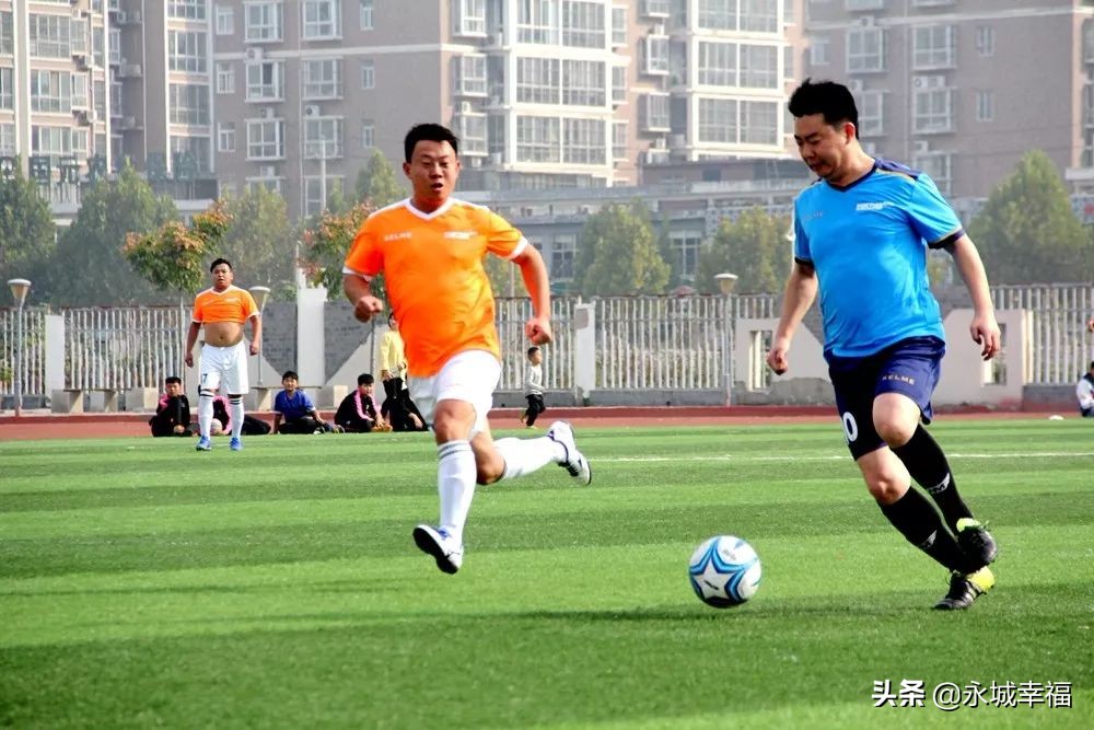永城热爱足球的小伙伴们看过来，这里有一场公益足球赛