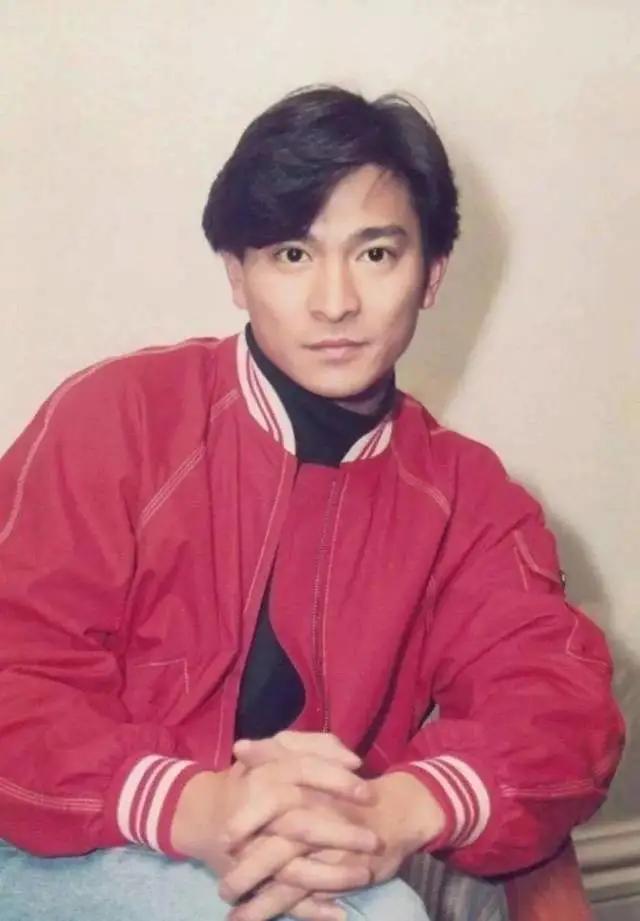 别讨论吴亦凡了，请所有男星按这位的标准“内卷”