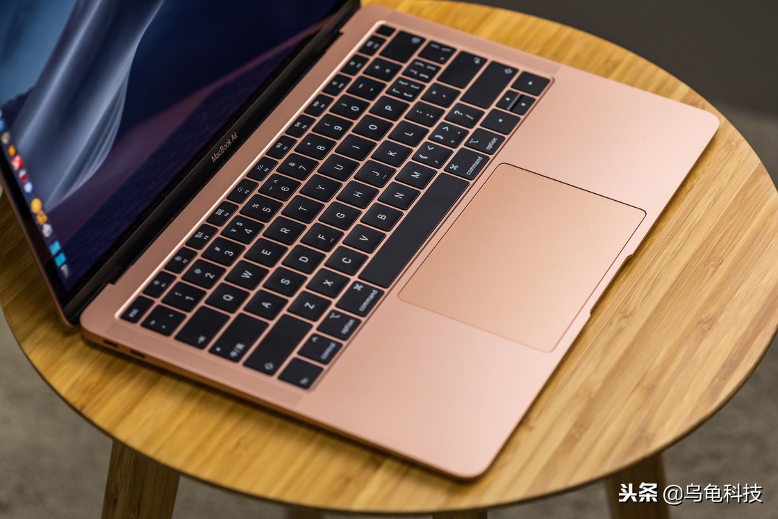 最新macbookair双系统,新款macbookair是120赫兹高刷吗