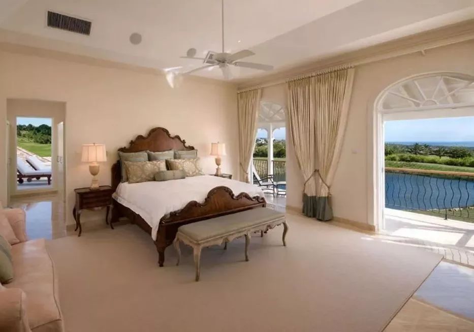 梅西豪宅c罗豪宅,梅西和c罗谁豪宅最好