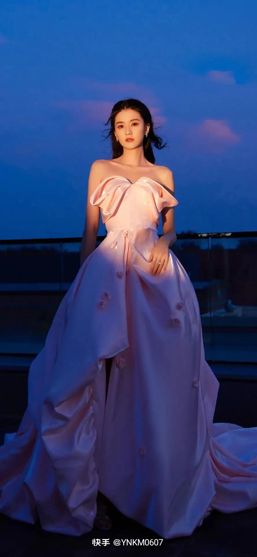 涔旀瀹朵笘鍐欑湡,涔旀澶忓ぉ鍐欑湡