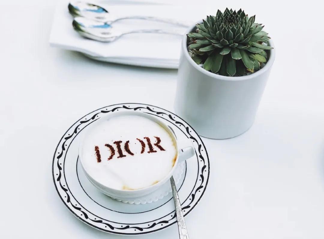 lv奢侈品设计,gucci店铺设计风格