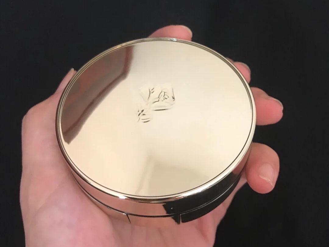 ysl气垫好用还是兰蔻气垫好用,ysl羽毛气垫和兰蔻菁纯气垫