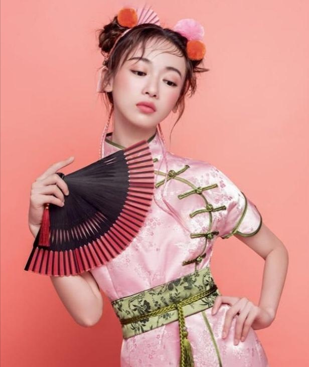 什么发型好看又洋气丸子头,今年流行的发型丸子头