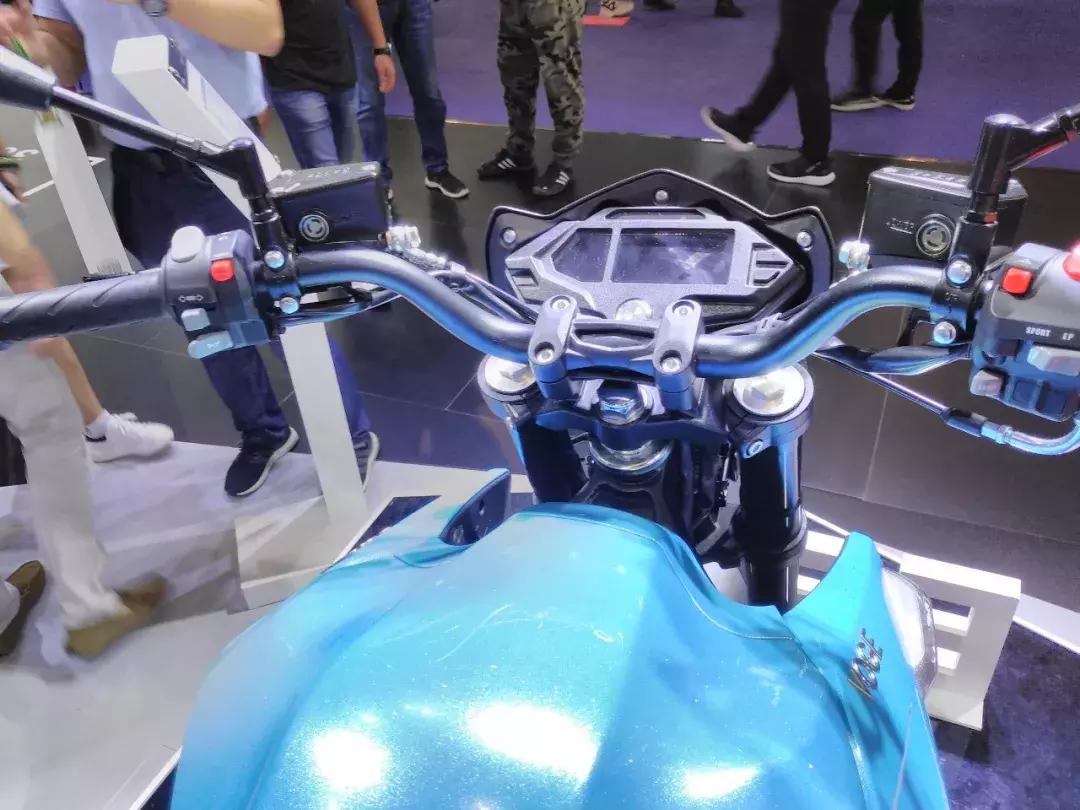 搭载宝马发动机的豪华车型,搭载3.0tv6发动机宝马