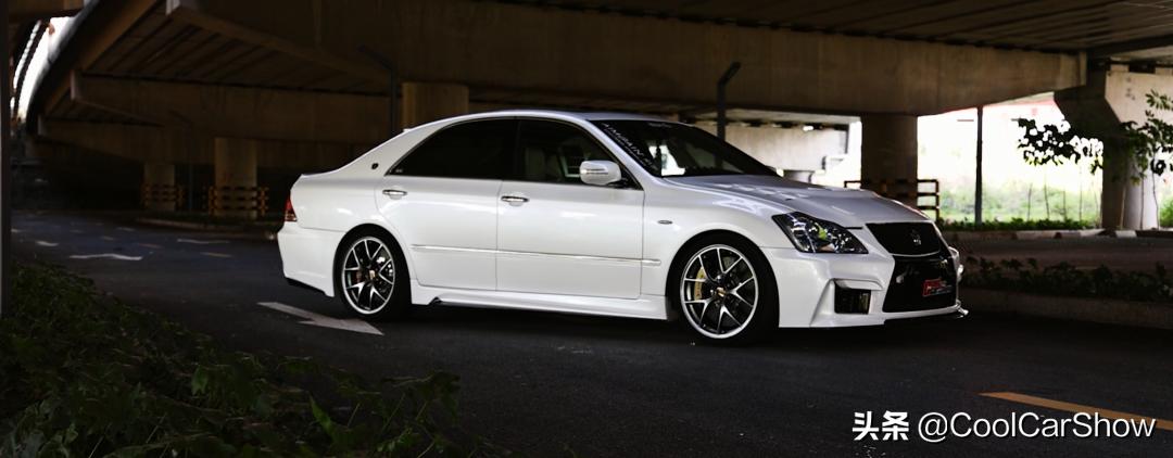 经典12代皇冠情怀老车,13代皇冠翻新复活视频