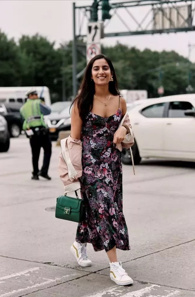 帆布鞋最潮流的搭配方式,经典的帆布鞋这样搭配最舒服