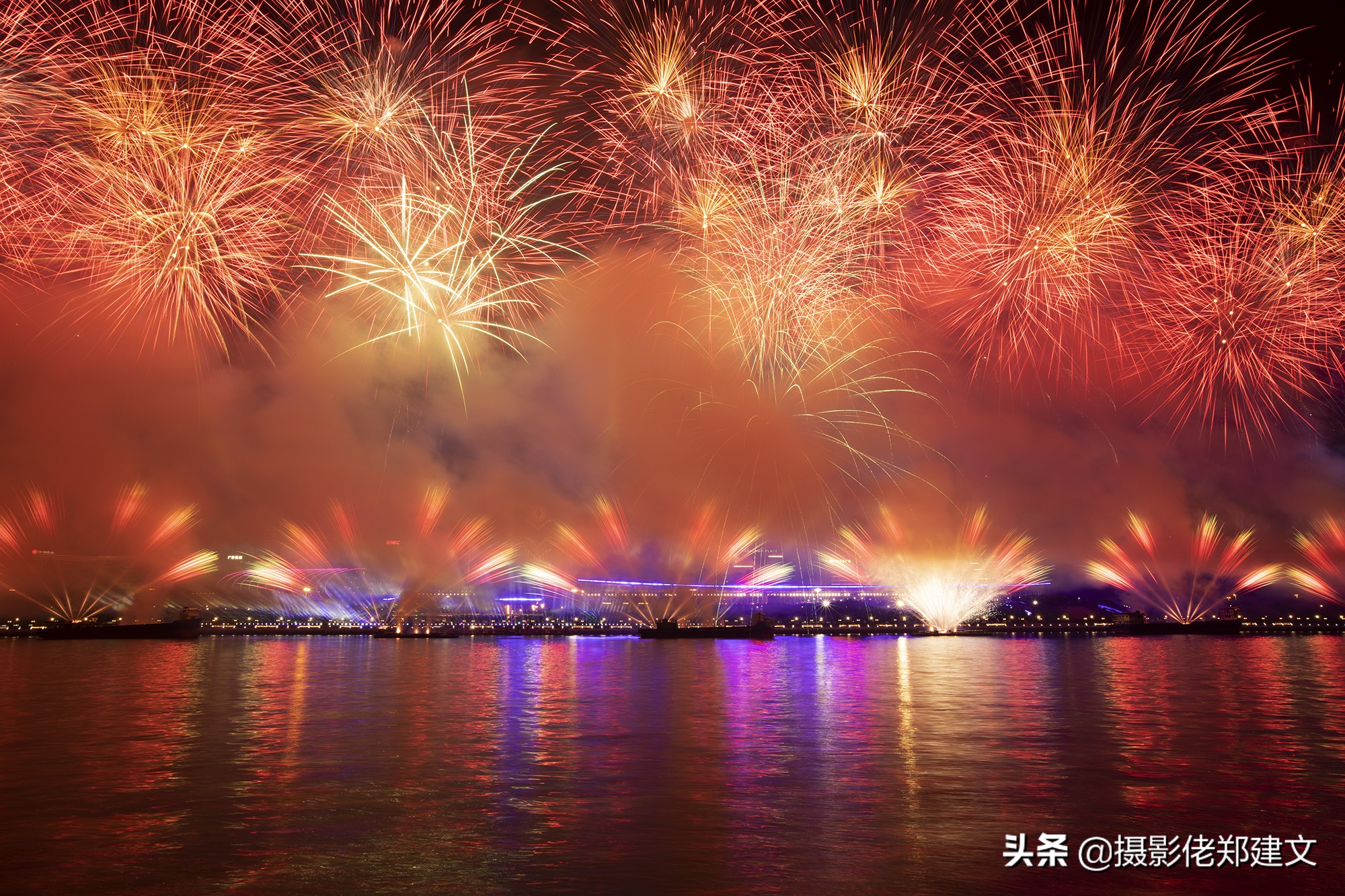 广州市70周年烟花汇演,70周年联欢晚会烟花视频