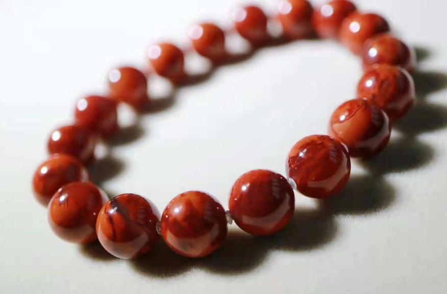 玉石手串不佩戴时如何保养,佩戴的金丝楠手串怎么保养