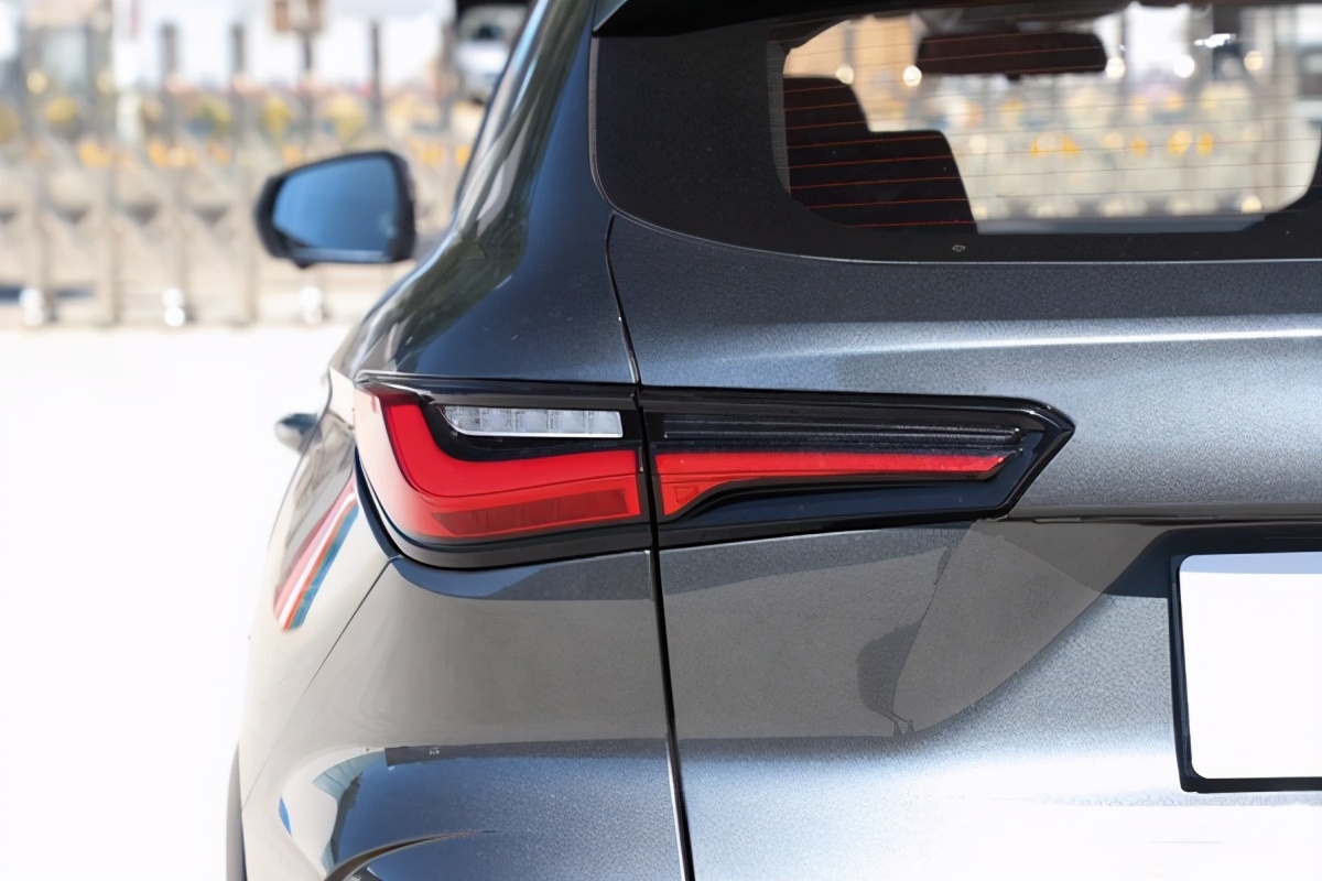 配赛道模式，满油能跑800km，带你看8万级“X5”