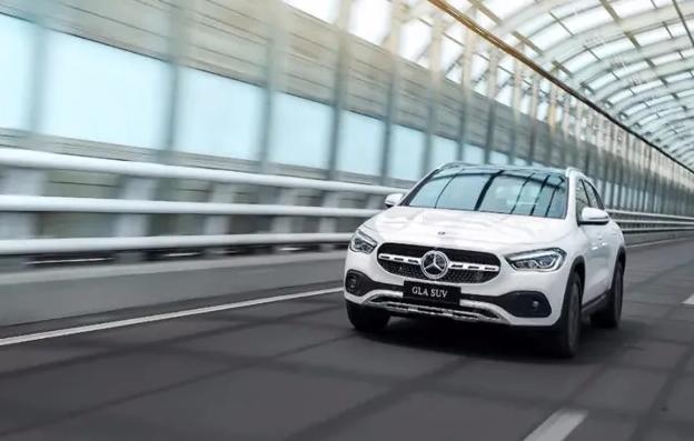 入门即豪华试驾奔驰全新gla200,新款奔驰gla200车型试驾视频