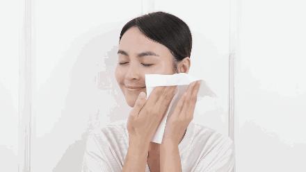 盲目护肤只会让你的皮肤越来越糟,20岁以后你的护肤应该更加严谨了