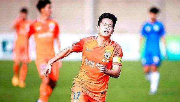 中国足坛又一位名宿强势崛起,盘点当今足坛十大巨星