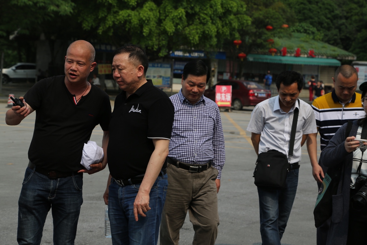 多功能擦地机清洗悬浮地板,地面高效清洗机器