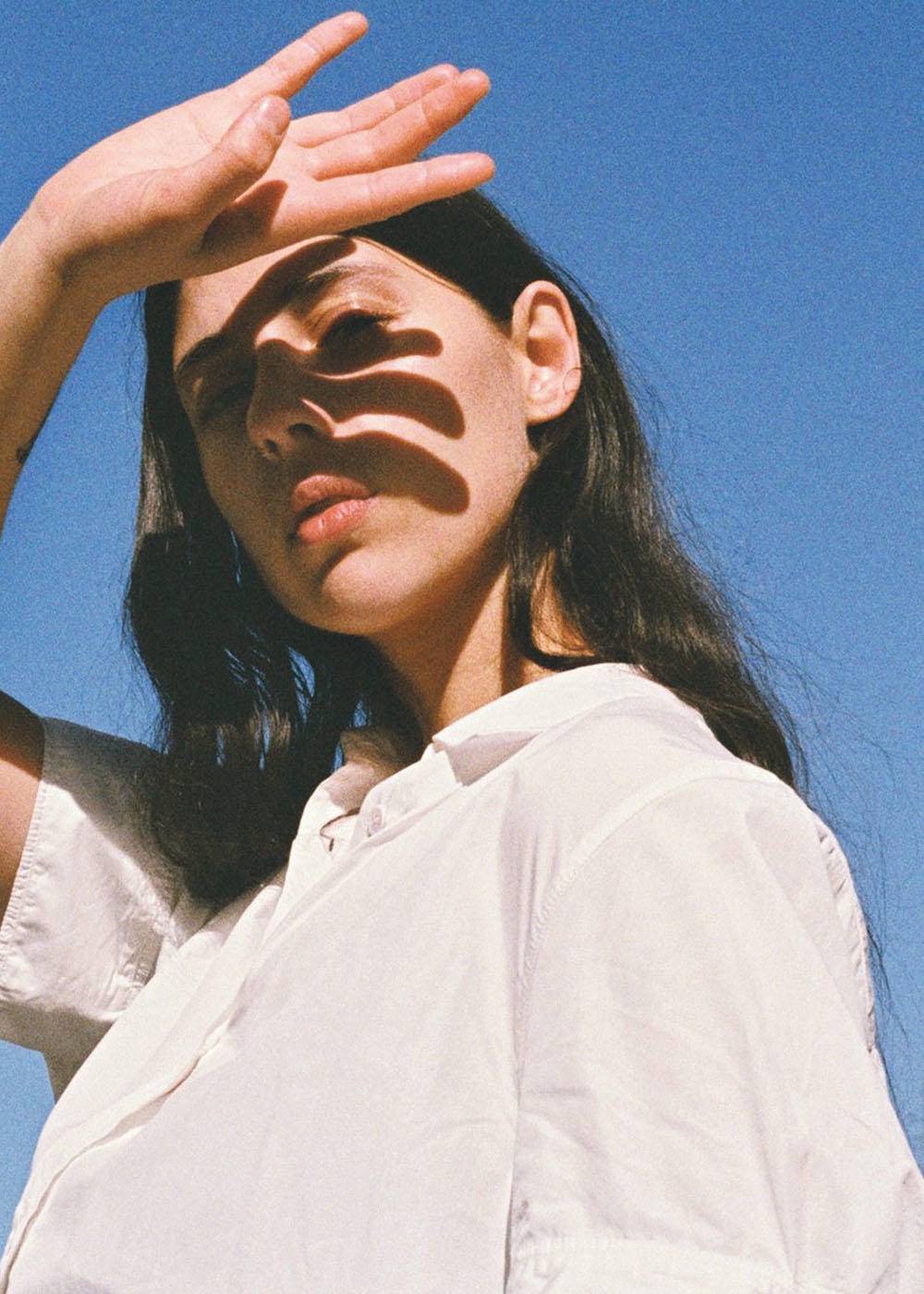 有句话说得好：美不美看脸，老不老看眼