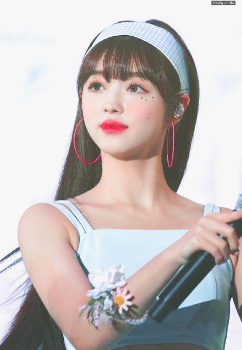 边伯贤是金泰妍的粉丝,水蜜桃边伯贤