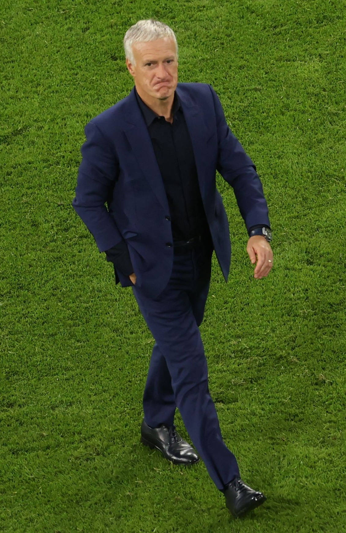 大饱眼福！欧洲杯名帅衣品赏析：索思盖特弃马甲曼奇尼秀阿玛尼